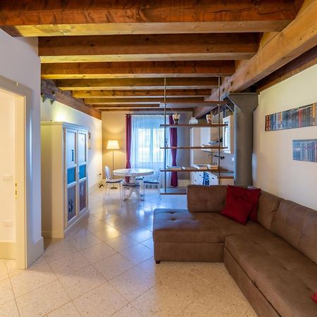 Youatmolino Canal View Apartment البندقية المظهر الخارجي الصورة
