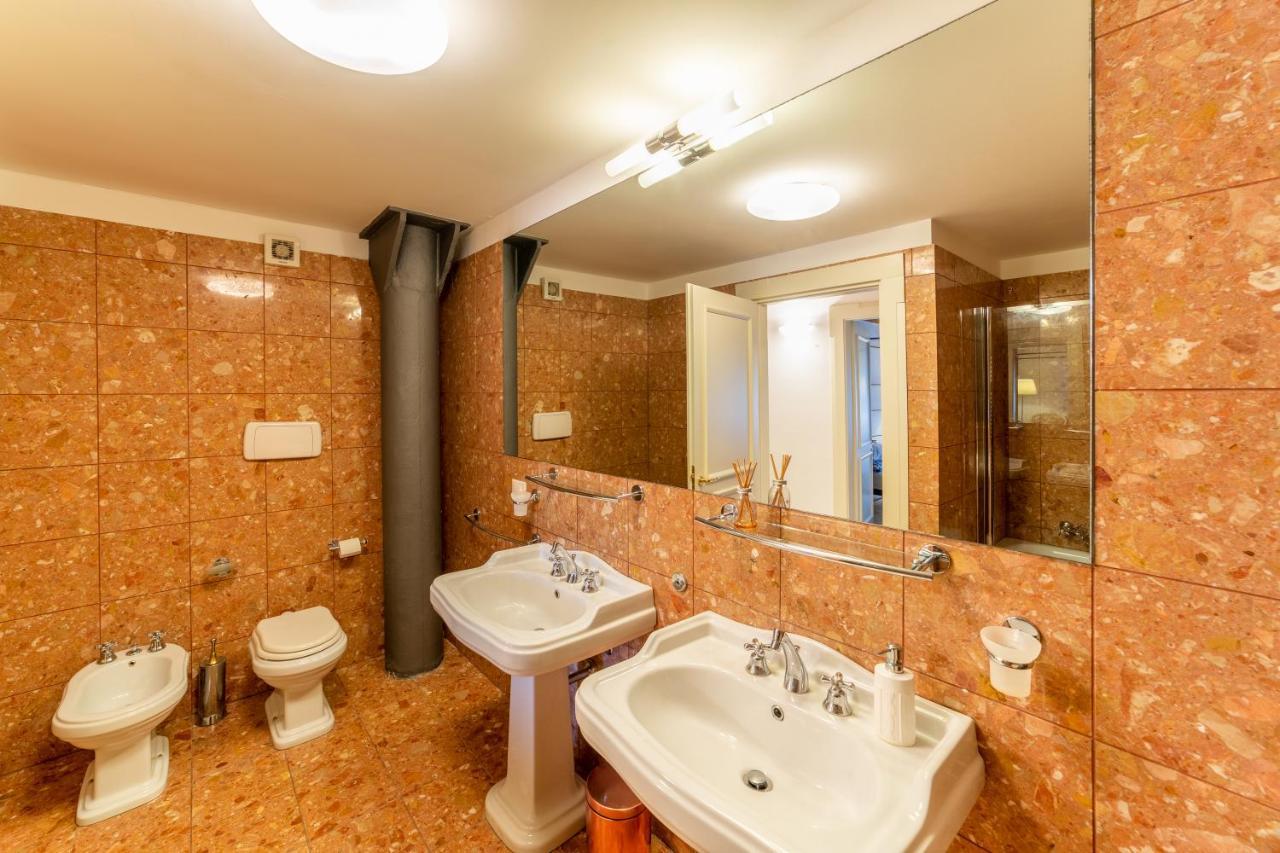 Youatmolino Canal View Apartment البندقية المظهر الخارجي الصورة